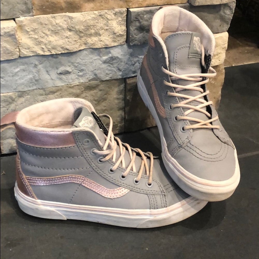 🛹 VANS Hightop Sneakers 🛹 BIG kids SZ. 4.5